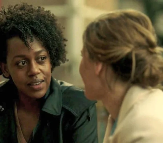 Rukiya Bernard as Doc and Caroline Cave as Jolene - Van Helsing