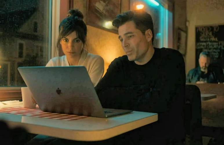 Tim Rozon as Luke Roman and Tennille Read as Megan Donovan - SurrealEstate