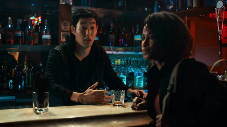 Violet (Keeya King) and Lee (Ryian Jinn) - Van Helsing 402