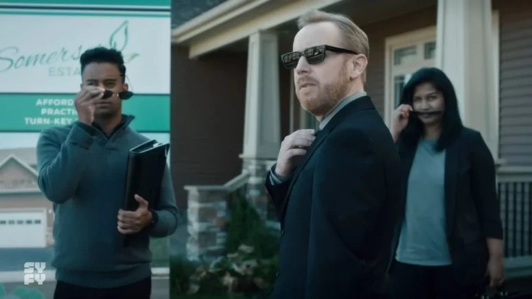 Colin Furlong as Greg Chisolm - SurrealEstate 104