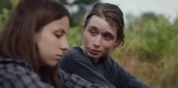 Renan Prevot as Luc and Marie Narbonne as Laura - The Swarm (la Nuee)