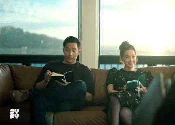 Patrick Kwok-Choon as Duncan and Laci J Malley as Sophie - SurrealEstate 104