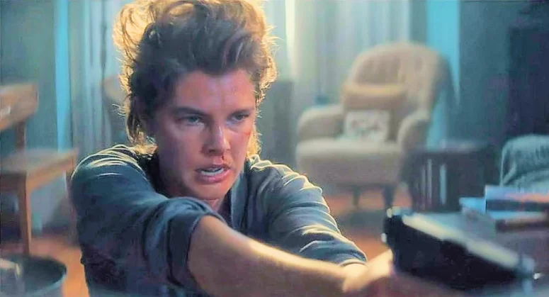 Lou Jurgens as Agent 525 - Y: The Last Man - 105