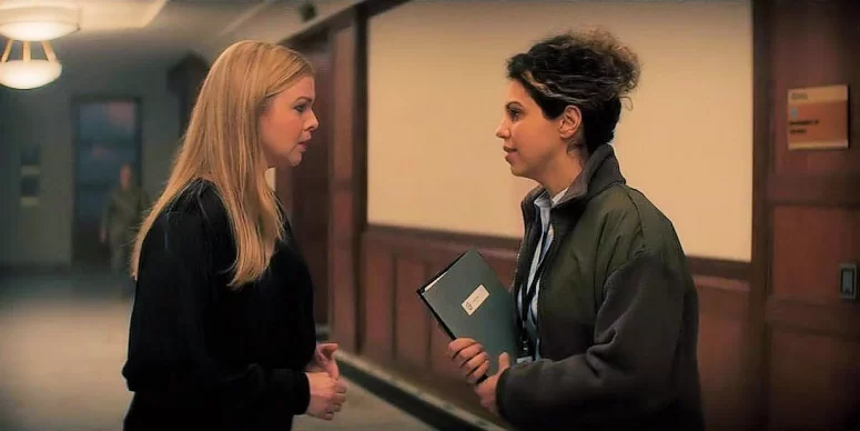 Amber Tamblyn as Kimberly and Jess Salgueiro as Christine Flores - Y: The Last Man -108