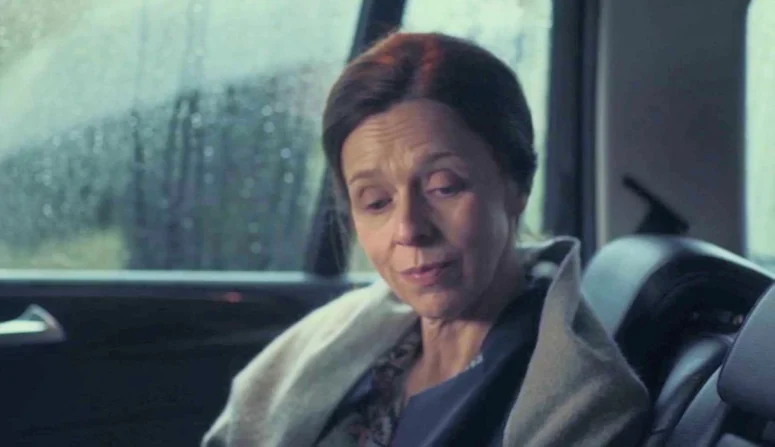 Fiona Bell as Angela Cunningham - Kin 106