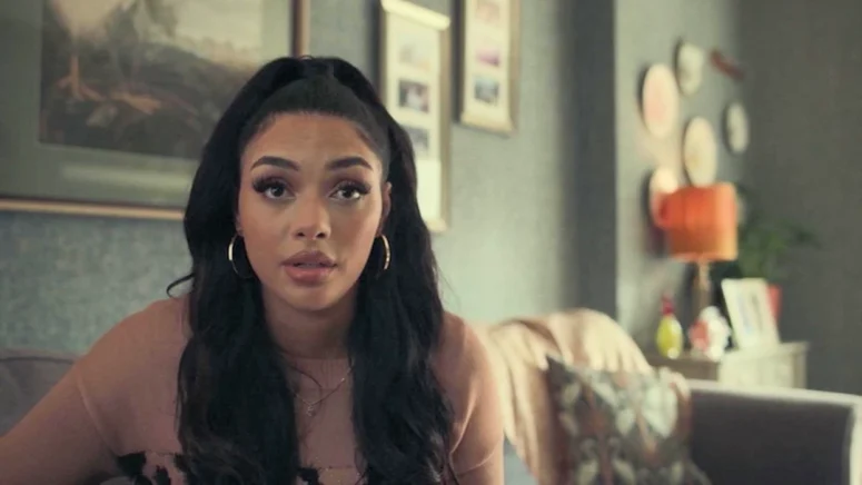 Yasmin Seky as Nikki - Kin 108