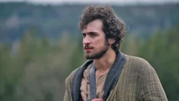 Barney Harris as Mat - The Wheel of Time 106