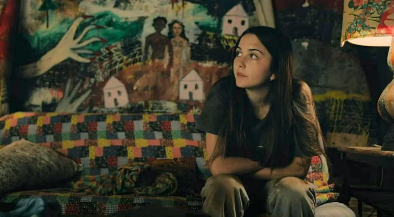 Hannah Cheramy as Julie Matthews - From 102