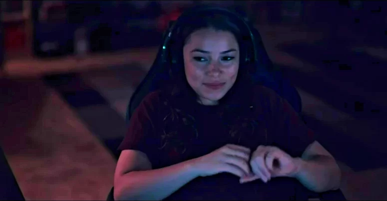 Jessica Parker Kennedy as Kelly - See For Me