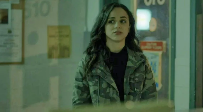 Kiana Madeira as Suzzi - She Never Died