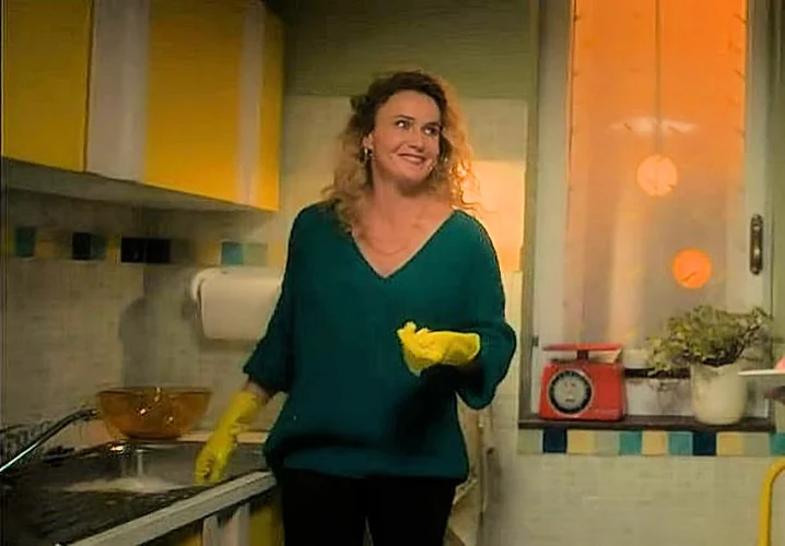 Lucia Maschino as Alice's mom Gabriella Gianmatteo = Bang Bang Baby 101