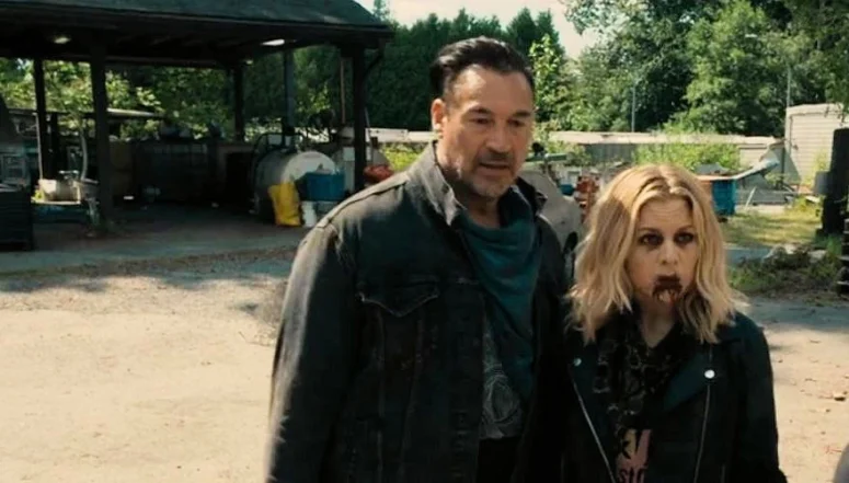 Aleks Paunovic as Julius and Ali Liebert as Nina- Van Helsing 506