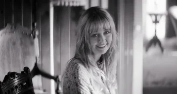 Kate Corbett as Jeanie's biological mother Doris - The Righteous