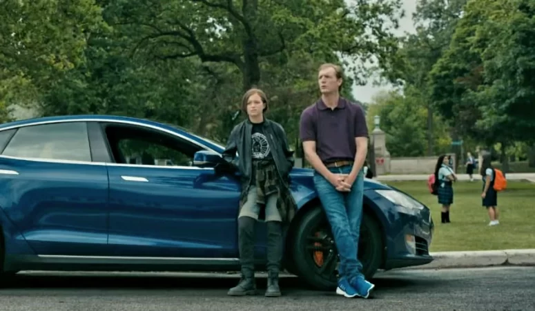 Sofia Rosinsky and Cliff Chamberlain - Paper Girls - 104