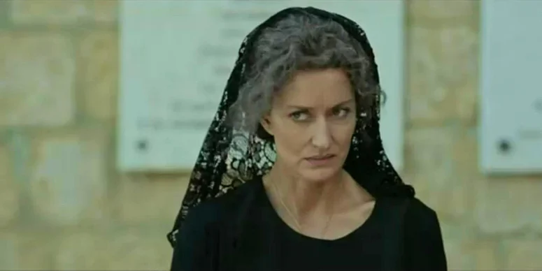 Carmen (Natascha McElhone) - Carmen