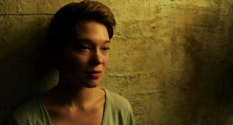 Caprice (Lea Seydoux) - Crimes of the Future