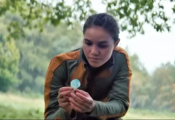 Emma MacDonald as Bella Sway – Moonhaven