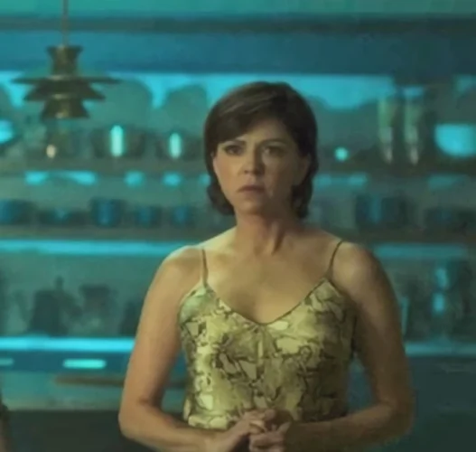 Amy Pietz as Kendra - Wolf Pack 102