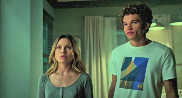 Bella Sheppard as Blake Navarro and Armani Jackson as Everett Long - Wolf Pack