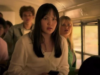 Stella Smith as Tia - Wolf Pack 101