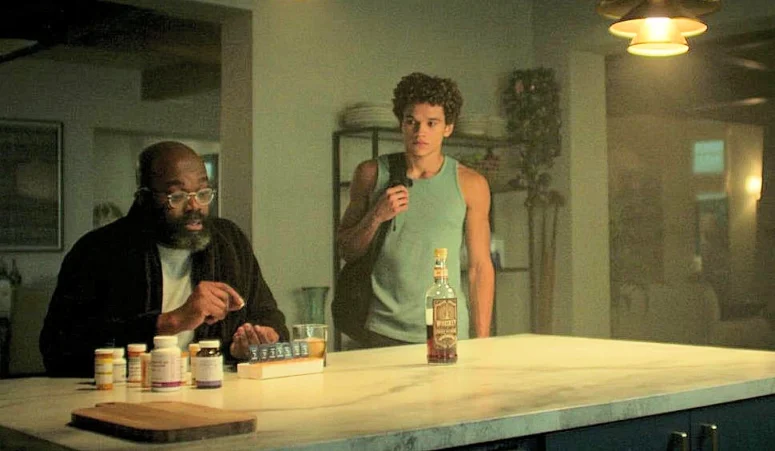 Armani Jackson as Everett Lang and John L Adams as his father John - Wolf Pack 106