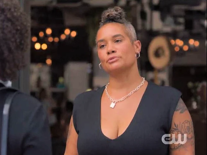 Camille Atebe as Alyse - Family Law 203