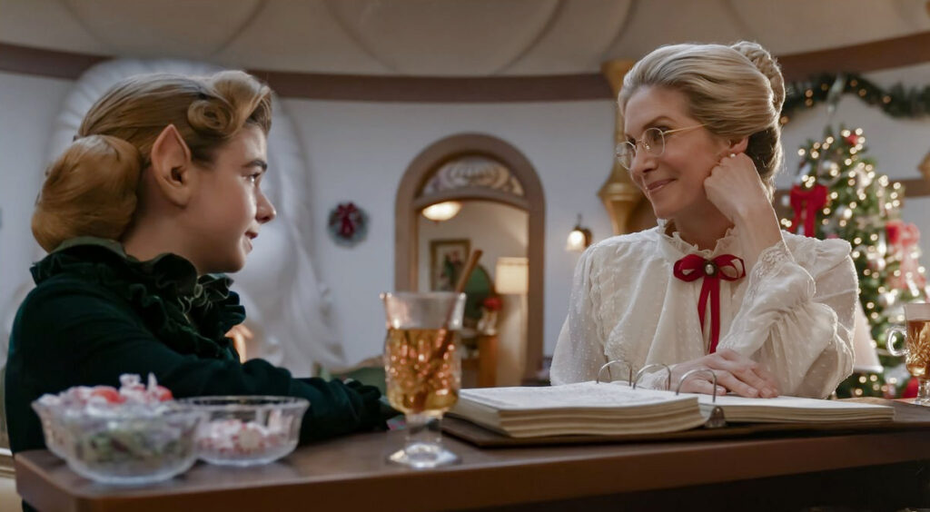 Elizabeth Mitchell and Matilda Lawler - The Santa Clauses - Chapter Two