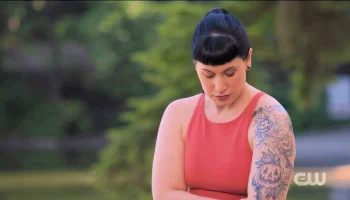 Jacqueline Breakwell as reporter Sandra Dell - Family Law 203