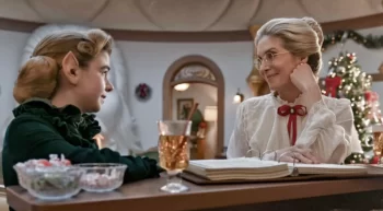 Elizabeth Mitchell as Mrs Claus and Matilda Lawler as Betty - The Santa Clauses