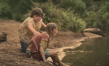 Alyla Browne as Alice and Luc Barrett as Oggie Novak - The Lost Flowers of Alice Hart