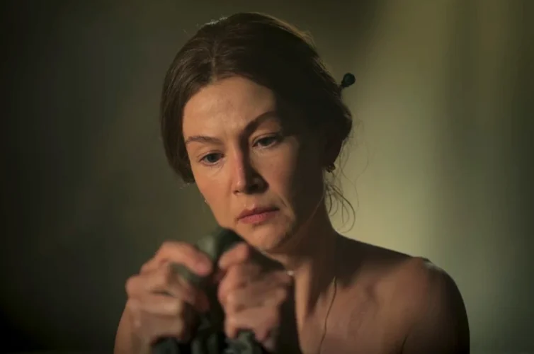 Rosamund Pike as Moiraine- The Wheel of Time 201
