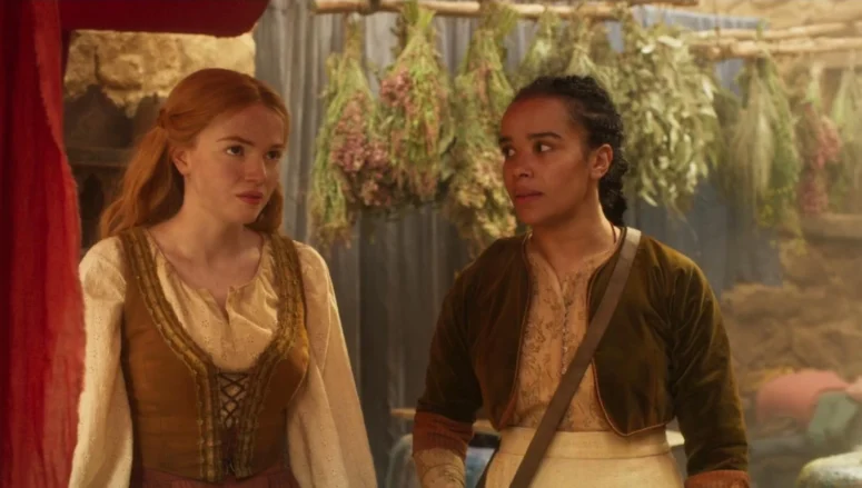 Ceara Coveney as Elayne Trakand and Zoe Robins as Nynaeve al'Meara - The Wheel of Time 207