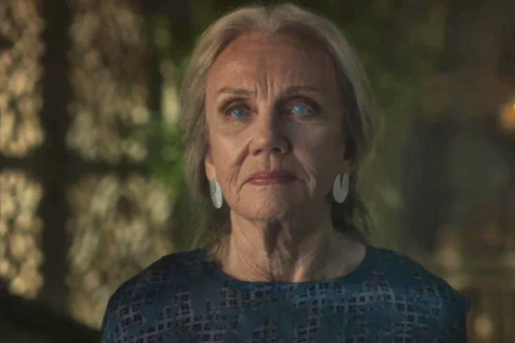 Hayley Mills as Gitara Moroso - The Wheel of Time 207