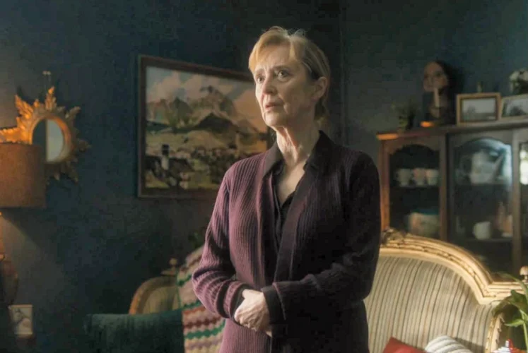 Brenda Bazinet as Elisa Amaranth - SurrealEstate 207