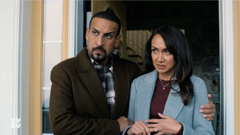 Elisa Moolecherry as Mina and Nabeeb El Khafif as Tariq - SurrealEstate 206