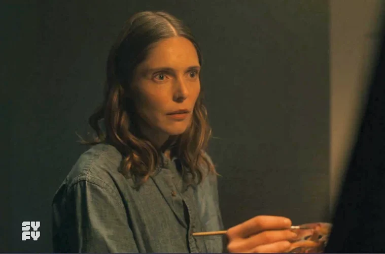 Rihannon Morgan as Aurora Nelgrave - SurrealEstate 205