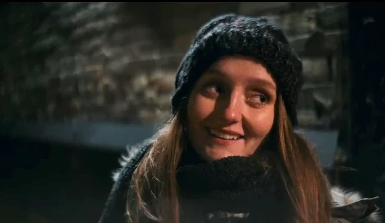 Niamh Carolan as Beth - Wintertide