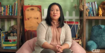 A play therapist (Maggie Ma) gets little cooperation from Cole (Giacomo Gianniotti) - Wild Cards