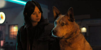 Amanda Fix as Jules with the dog - Orphan Black: Echoes 107