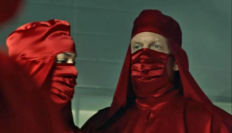 Dr. Burroughs (Ted Atherton) prepares for surgery - Rabid (2019)