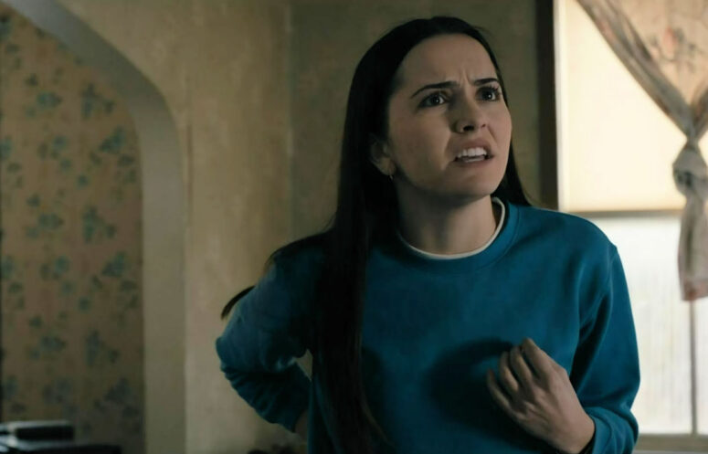 Hannah Cheramy as Julie Matthews - From 302