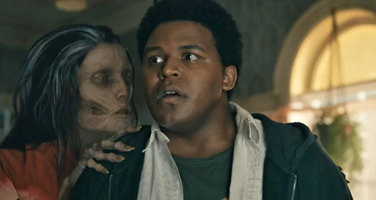 Nathan D Simmons as Elgin and Shuoxin Fu as the kimono woman - From 306