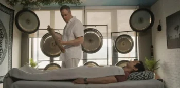 Tahmoh Penikett as Henrik and Osric Chao as Ozzie in Jonah