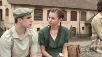 Nico Mirallegro and Eline Powell in Anita B