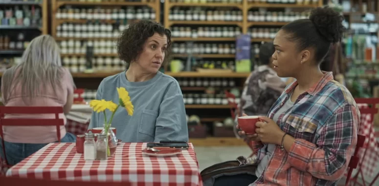 Daneel Van Der Walt as Anna Pretorius and Kylie Fisher as Jesse - Recipes for Love and Murder