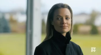 Karen Knox as Seven - SurrealEstate - 303