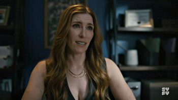 Sarah Levy as Susan Ireland - SurrealEstate