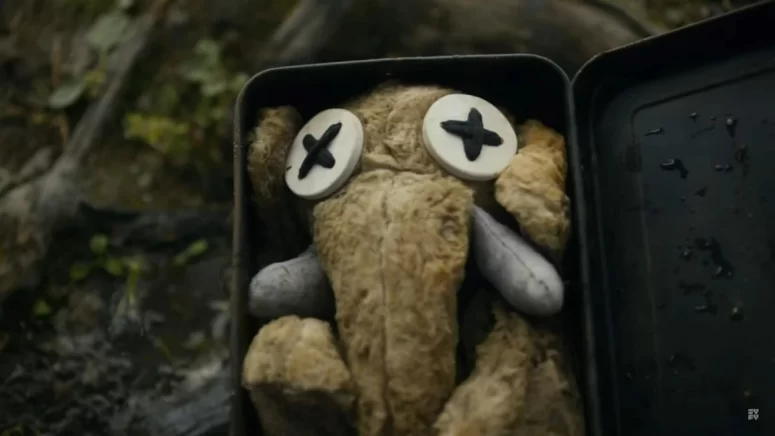 The stuffed elephant in the tackle box - SurrealEstate 301