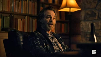 Stuart Hughes as Harry - SurrealEstate - 306