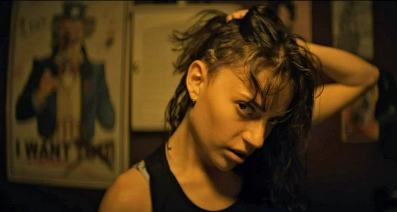 Em (Romy Weltman) gives herself a haircut - Revival 104